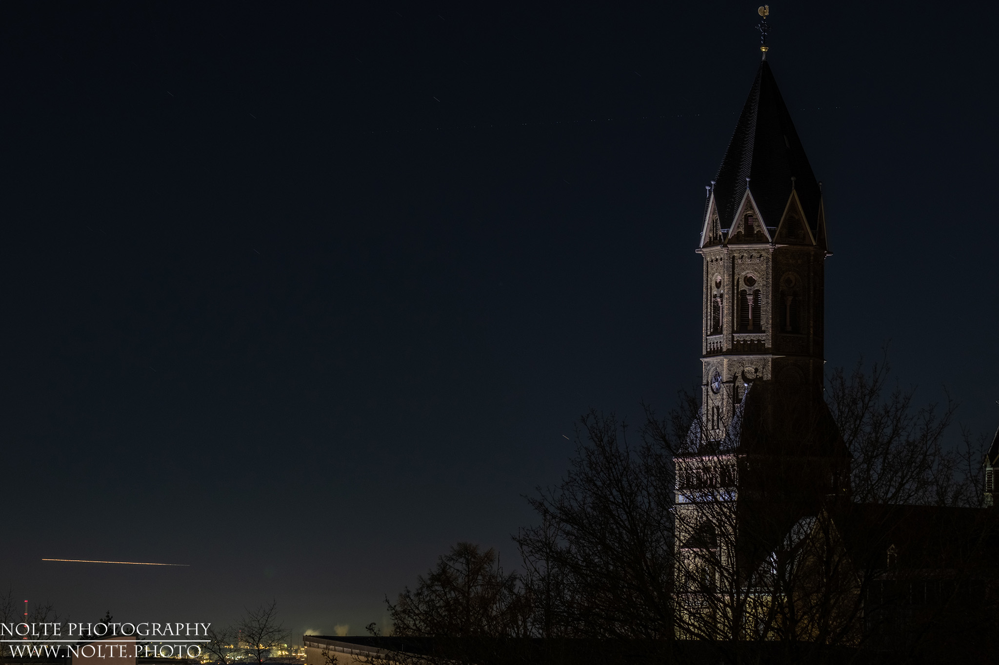 St. Nikolaus in Bensberg in der Nacht